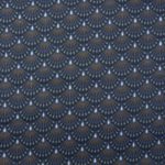 P_Toile-ciree-_Plumes-de-paon-eventail_bleu-nuit-beige-blanc